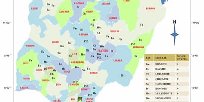 Zemljevid nigeriji, ki prikazuje mineralnih surovin